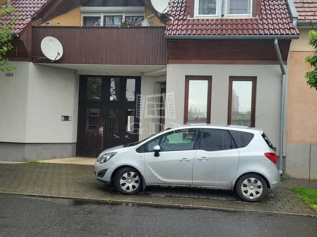 Eladó kereskedelmi és ipari ingatlan Szombathely 79 nm