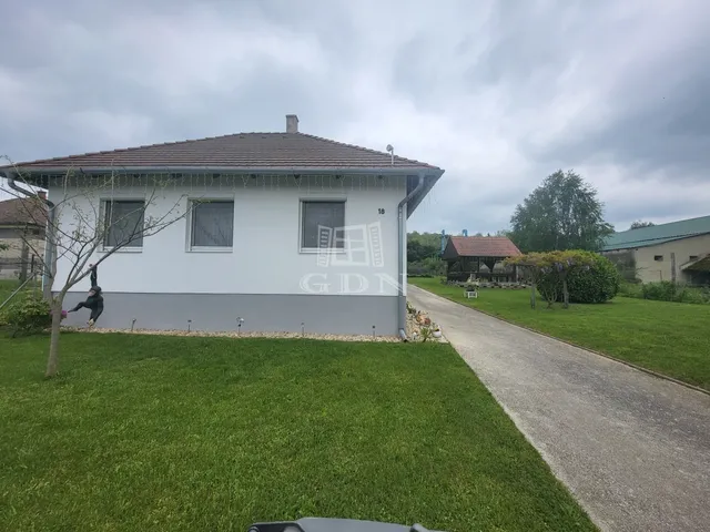 Eladó ház Kám 110 nm