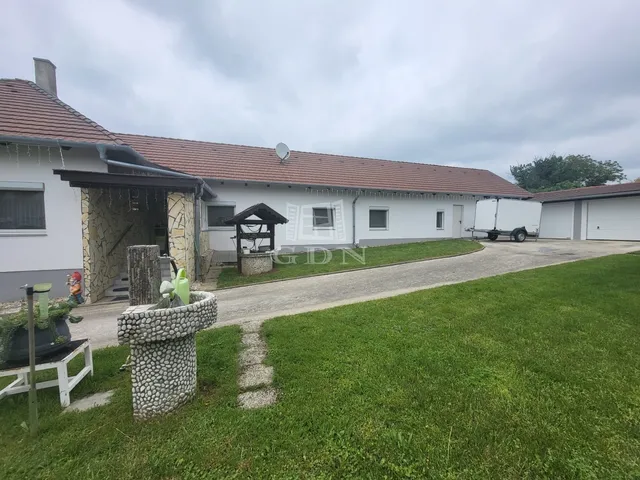 Eladó ház Kám 110 nm