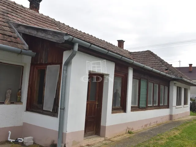 Eladó ház Szőce 108 nm