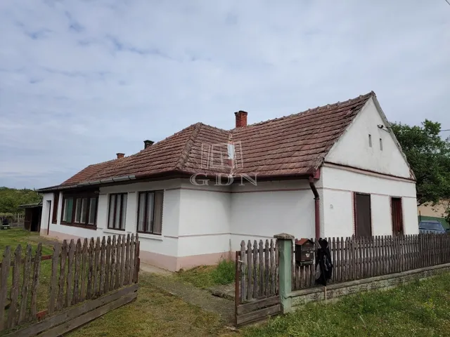 Eladó ház Szőce 108 nm