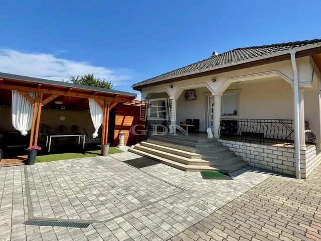 Eladó ház Szombathely, Gyöngyösszőlős 230 nm