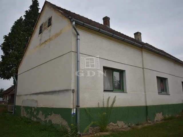 Eladó kereskedelmi és ipari ingatlan Szaknyér 7326 nm