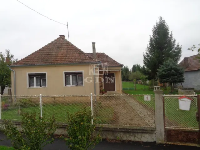 Eladó ház Magyarszecsőd 70 nm