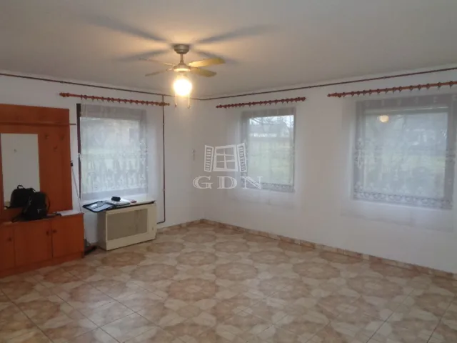 Eladó ház Telekes 97 nm