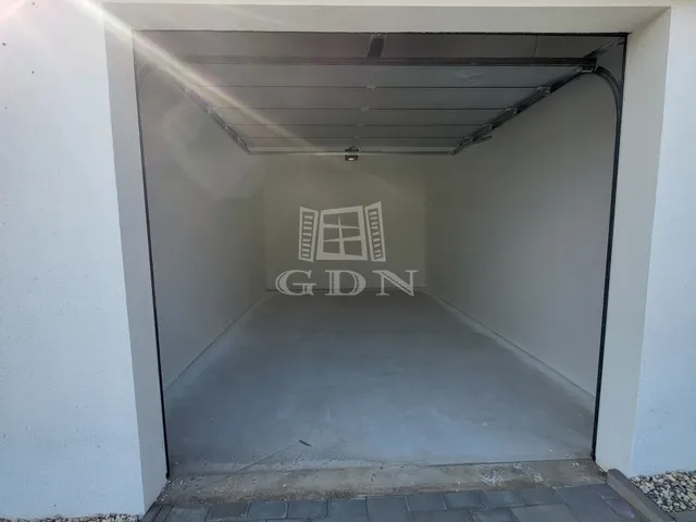 Eladó garázs Szombathely 22 nm