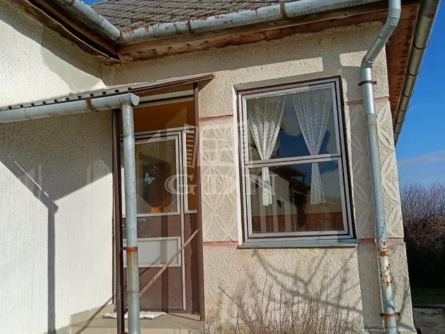 Eladó ház Szőce 140 nm