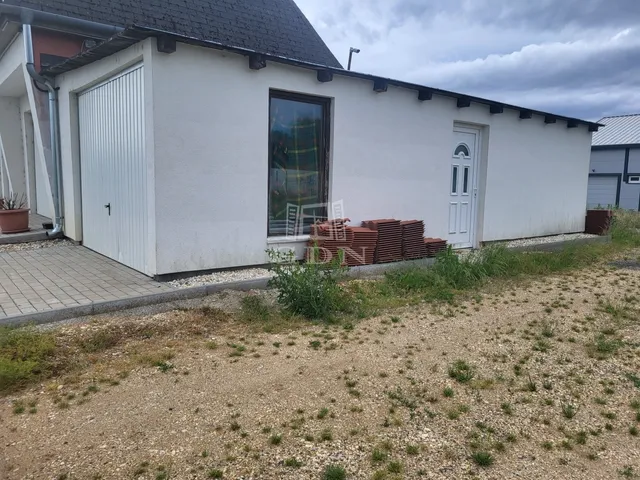 Eladó garázs Szombathely, Bogát 34 nm
