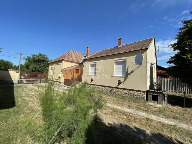 Eladó ház Kup 86 nm