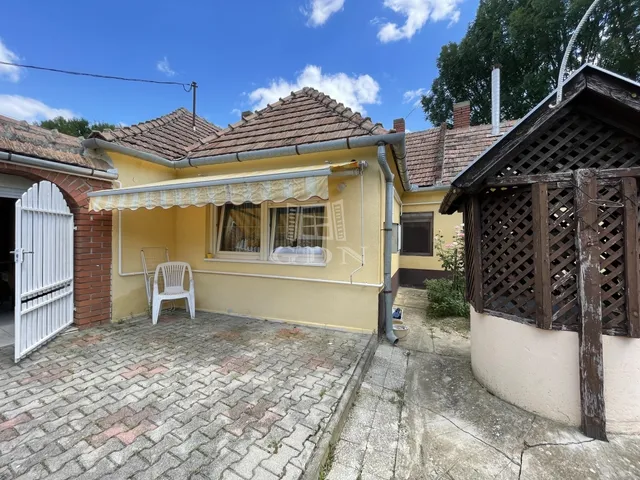 Eladó ház Hosszúpereszteg 82 nm