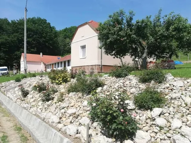 Eladó ház Kerkateskánd 210 nm