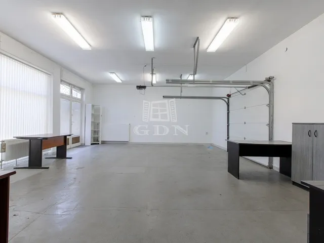 Eladó kereskedelmi és ipari ingatlan Budapest XVI. kerület, Sashalom 129 nm