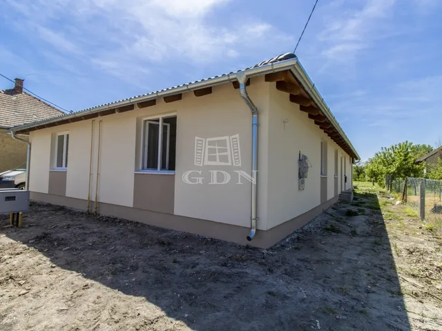 Eladó ház Tura 93 nm