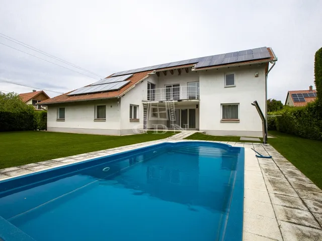 Eladó ház Budapest XVII. kerület, Rákoscsaba-Újtelep 211 nm