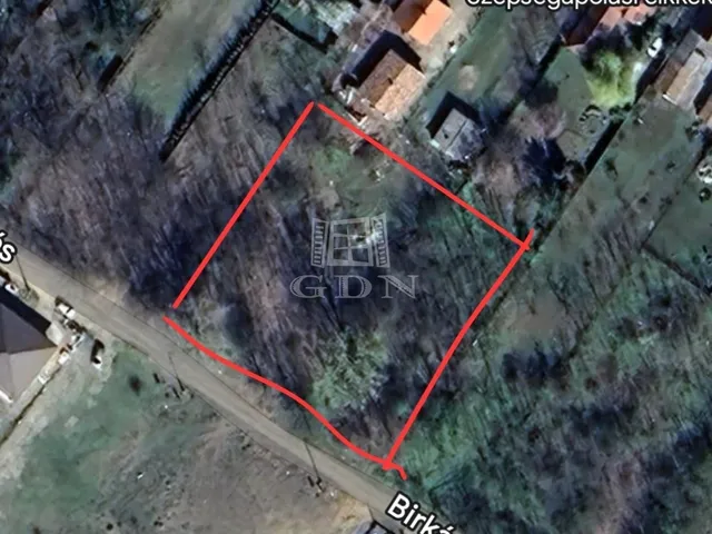 Eladó telek Erdőkertes 929 nm