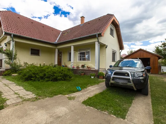 Eladó ház Kartal 178 nm