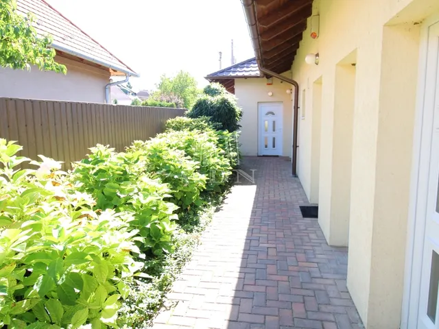 Eladó ház Fót, Kisalag 208 nm