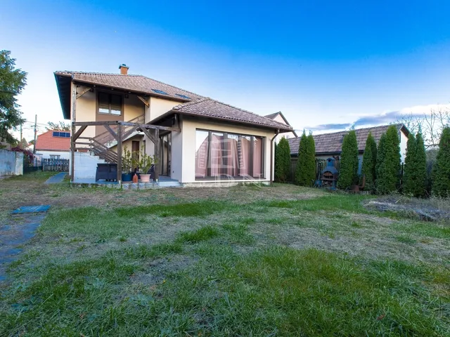 Eladó lakás Budapest XVI. kerület, Sashalom 121 nm