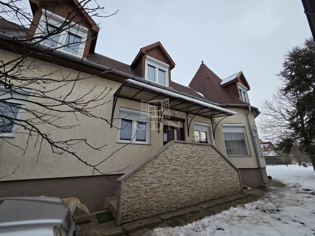 Eladó ház Tura 216 nm