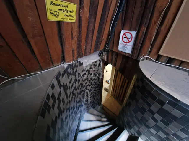 Eladó kereskedelmi és ipari ingatlan Budapest VI. kerület 86 nm