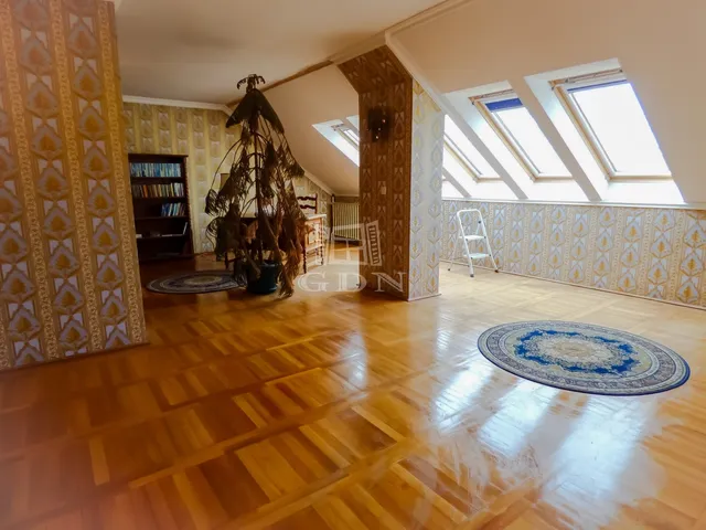 Eladó ház Budapest XVI. kerület, Rákosszentmihály 220 nm