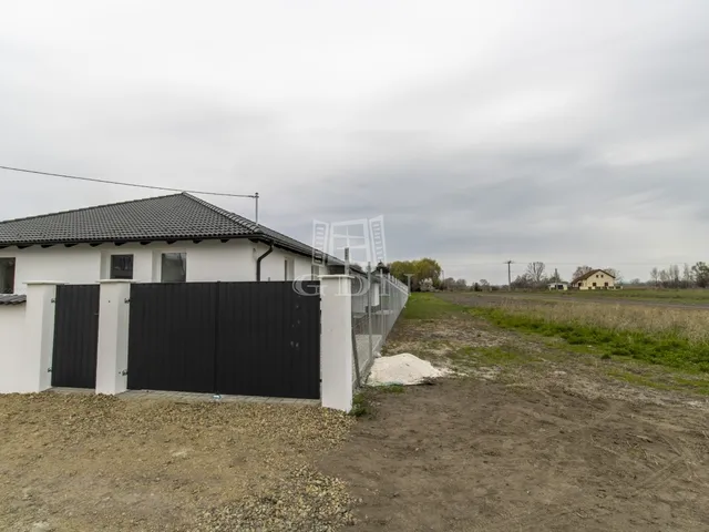 Kiadó ház Tura 103 nm