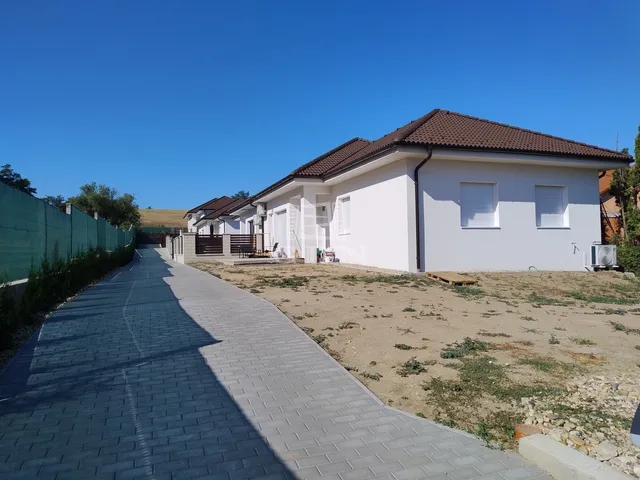 Eladó ház Mogyoród 96 nm