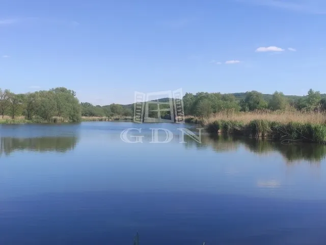 Eladó nyaraló Isaszeg 80 nm