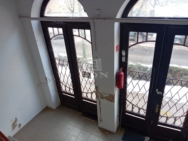 Eladó kereskedelmi és ipari ingatlan Kaposvár 57 nm