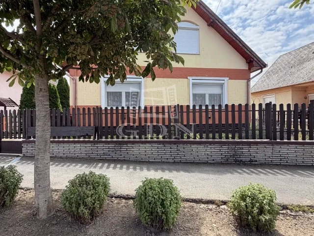 Eladó ház Lengyeltóti 78 nm