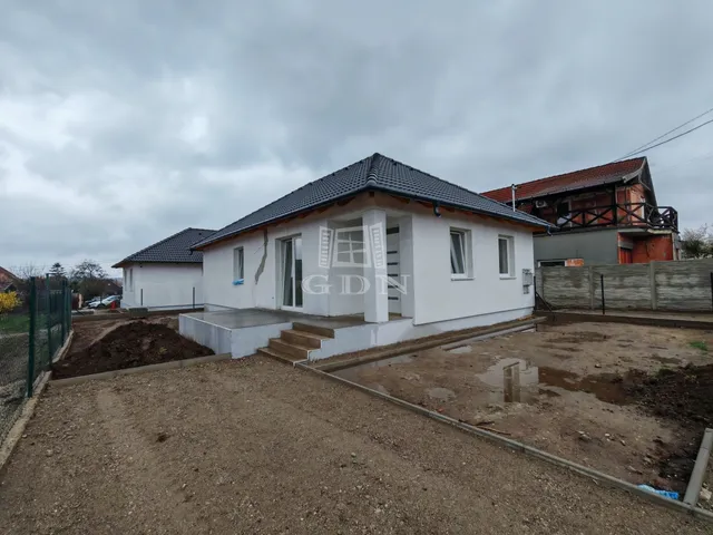 Eladó ház Pécel, Kelő lakópark 98 nm