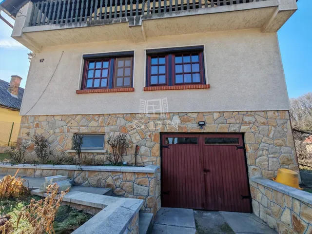 Eladó ház Pécel, Bartoshegy 186 nm