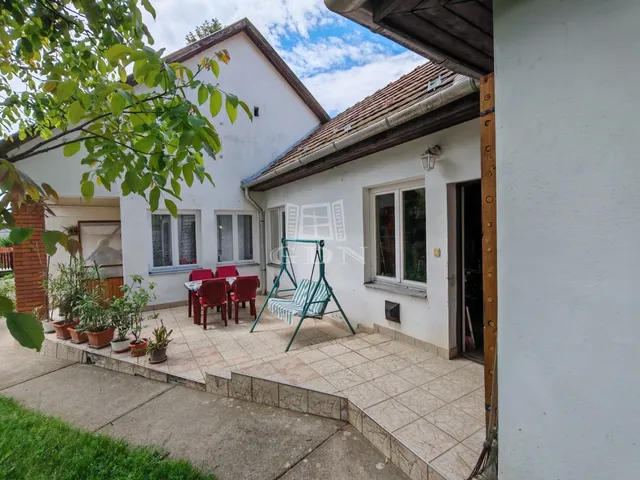 Eladó ház Pécel, Vasúton túli terület 94 nm