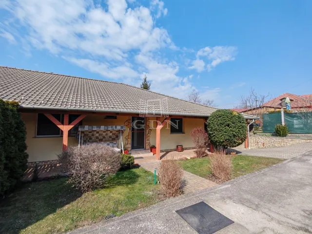 Eladó ház Pécel, Kopaszhegy 90 nm