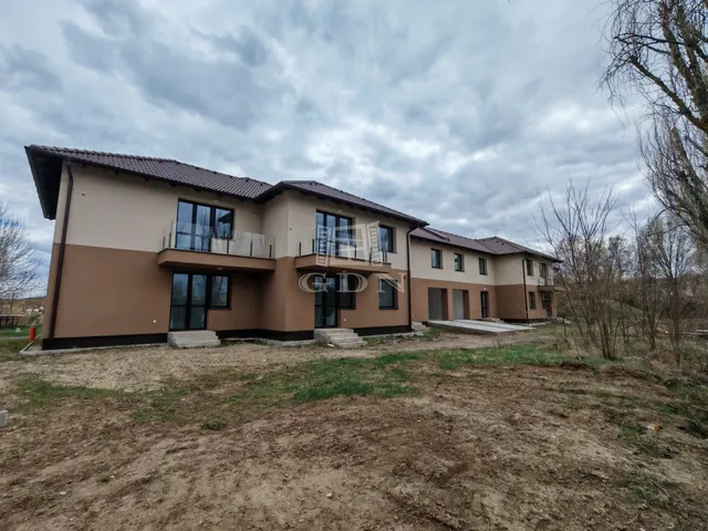 Eladó ház Pécel 745 nm