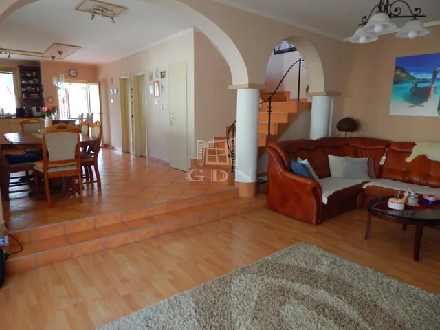 Eladó ház Vonyarcvashegy 175 nm
