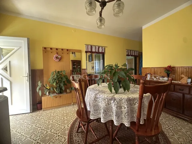 Eladó ház Lesenceistvánd 145 nm