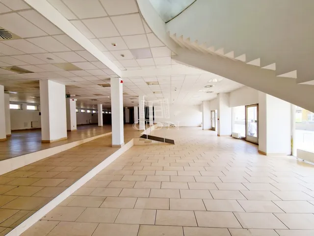 Kiadó kereskedelmi és ipari ingatlan Miskolc, Zsolcai kapu 479 nm