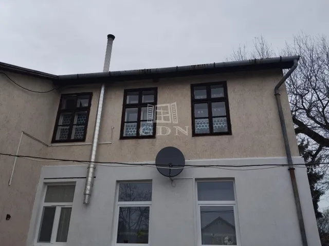 Eladó lakás Tiszakeszi 80 nm