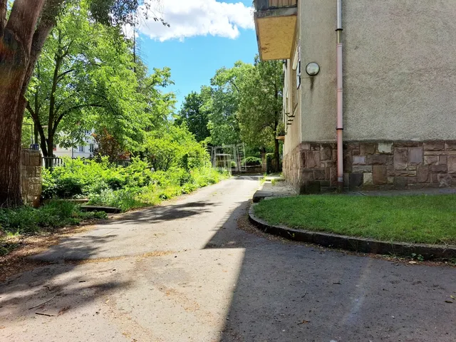 Eladó garázs Miskolc, Csabai kapu 18 nm