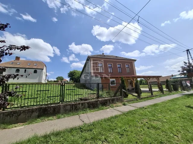 Eladó ház Selyeb 350 nm