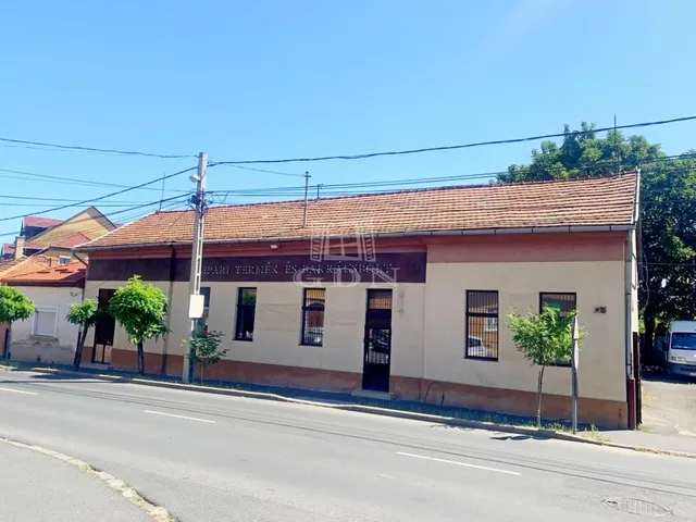 Eladó kereskedelmi és ipari ingatlan Sátoraljaújhely, Belváros 170 nm
