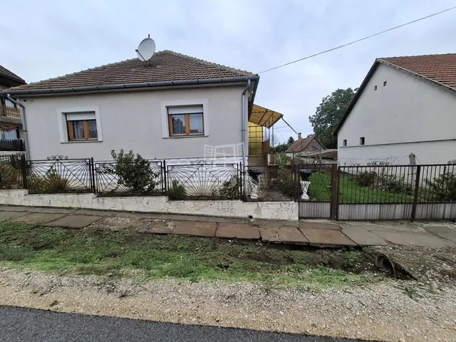 Eladó ház Emőd 127 nm