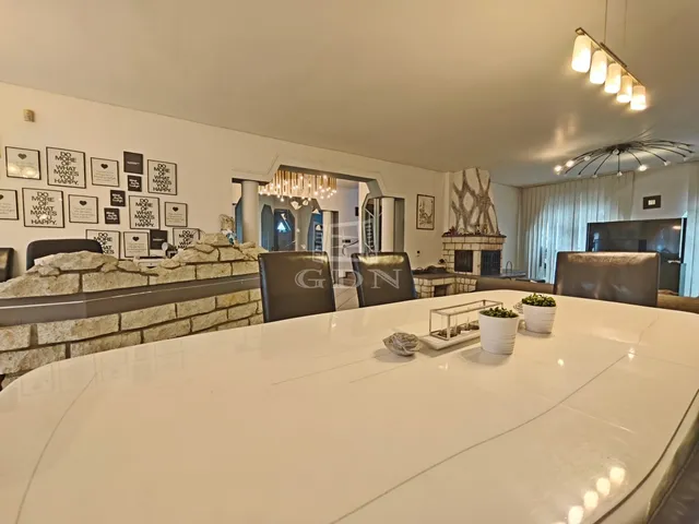 Eladó ház Miskolc, Bulgárföld 263 nm