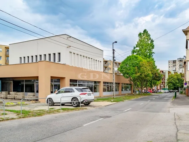 Kiadó kereskedelmi és ipari ingatlan Miskolc, Belváros 610 nm