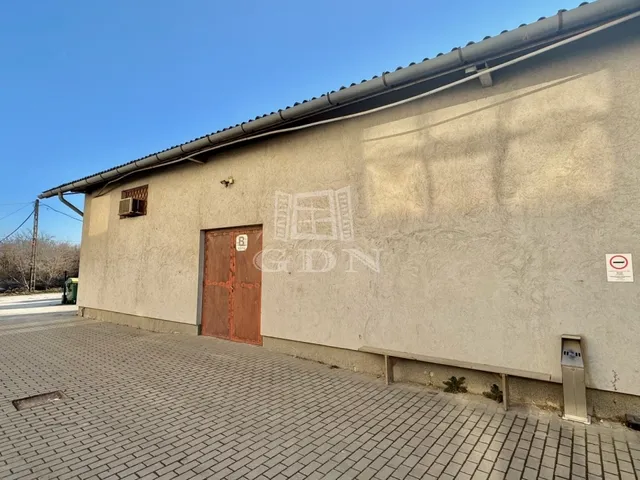 Eladó kereskedelmi és ipari ingatlan Törökbálint 1495 nm