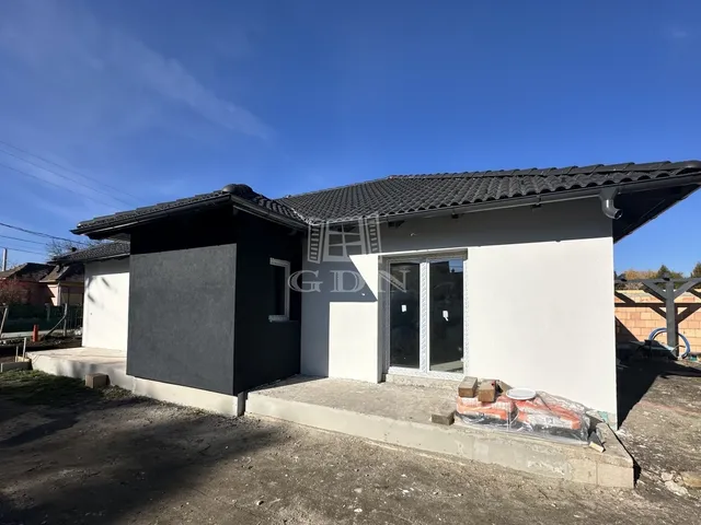 Eladó ház Bicske 92 nm