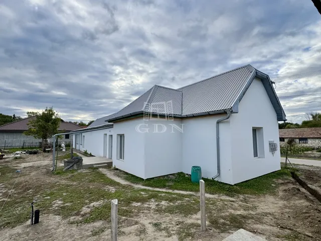 Eladó ház Baracska 100 nm