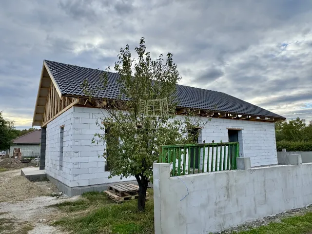 Eladó ház Baracska 102 nm