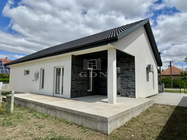 Eladó ház Baracska 102 nm